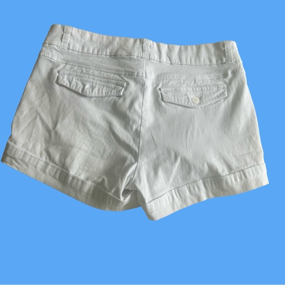 BeBop Women's Stretch White Shorts. Size 9 - Picture 2 of 9